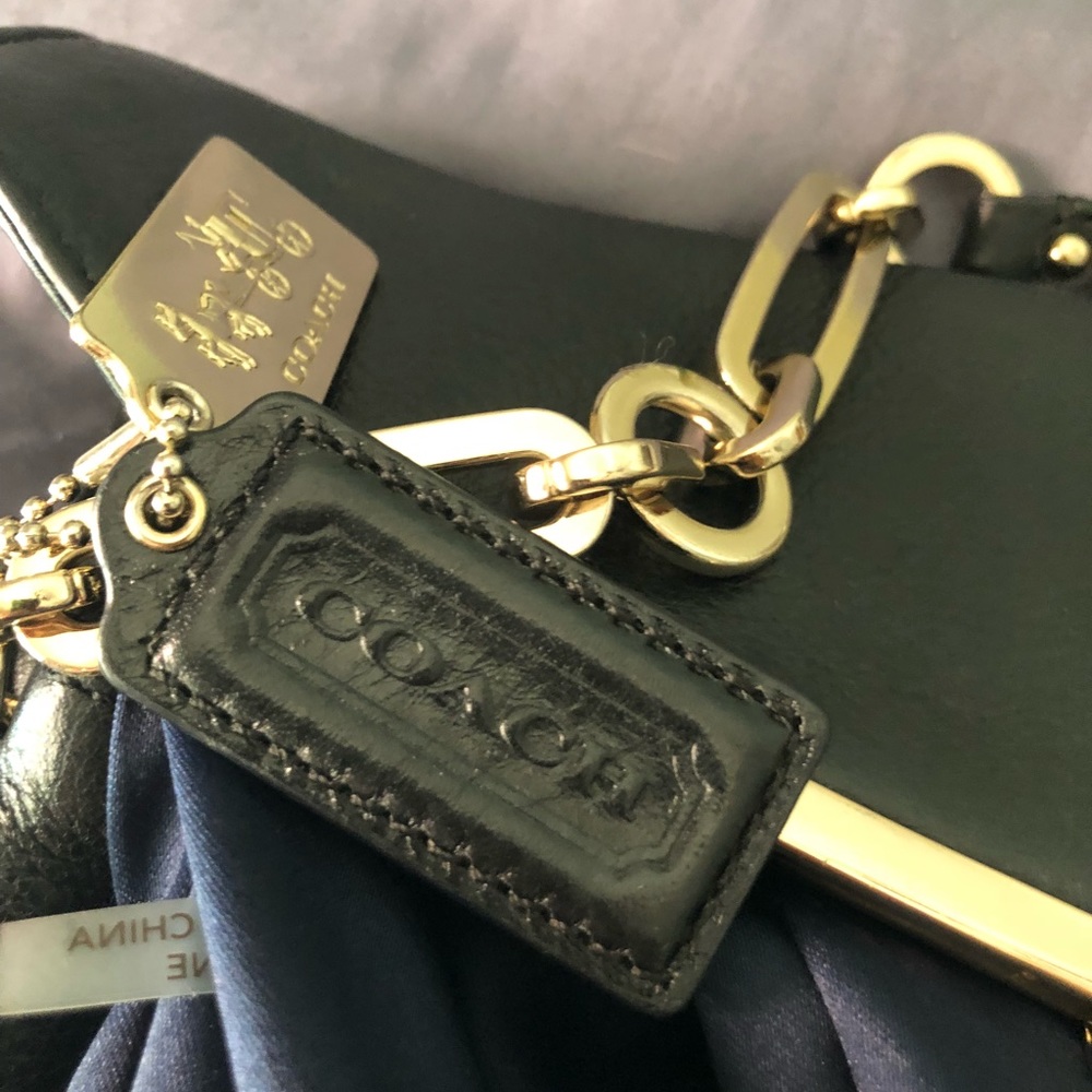 Coach Madison flap shoulder bag w chain - Picture 3 of 7